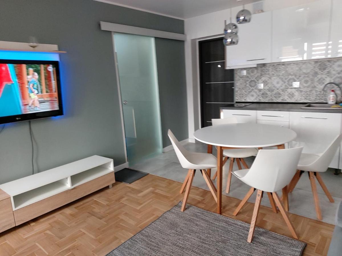 Nad Rustika Apartment กดิเนีย ภายนอก รูปภาพ