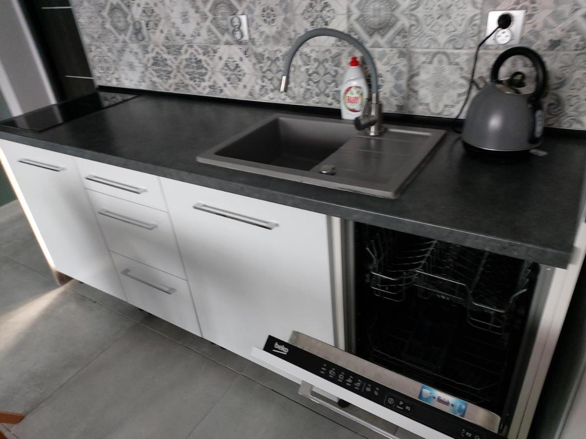 Nad Rustika Apartment กดิเนีย ภายนอก รูปภาพ