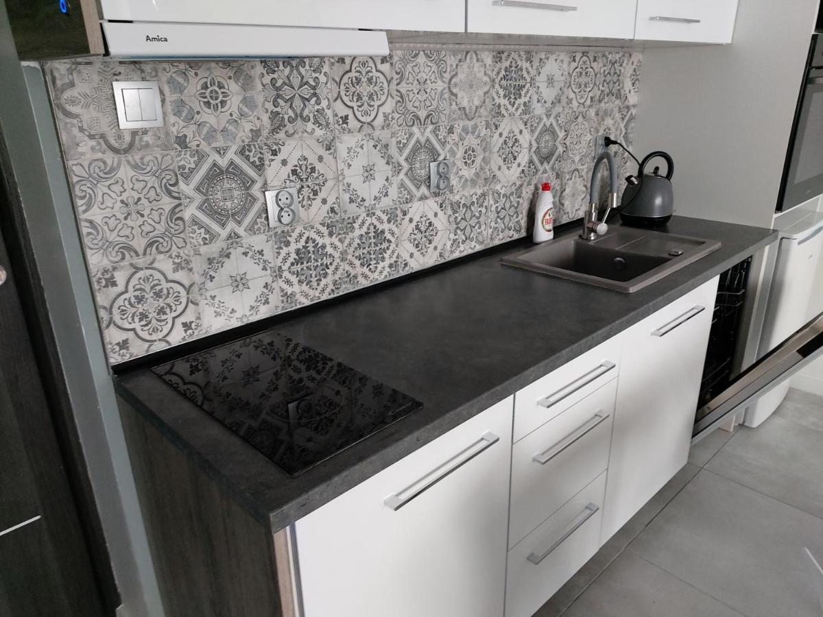 Nad Rustika Apartment กดิเนีย ภายนอก รูปภาพ
